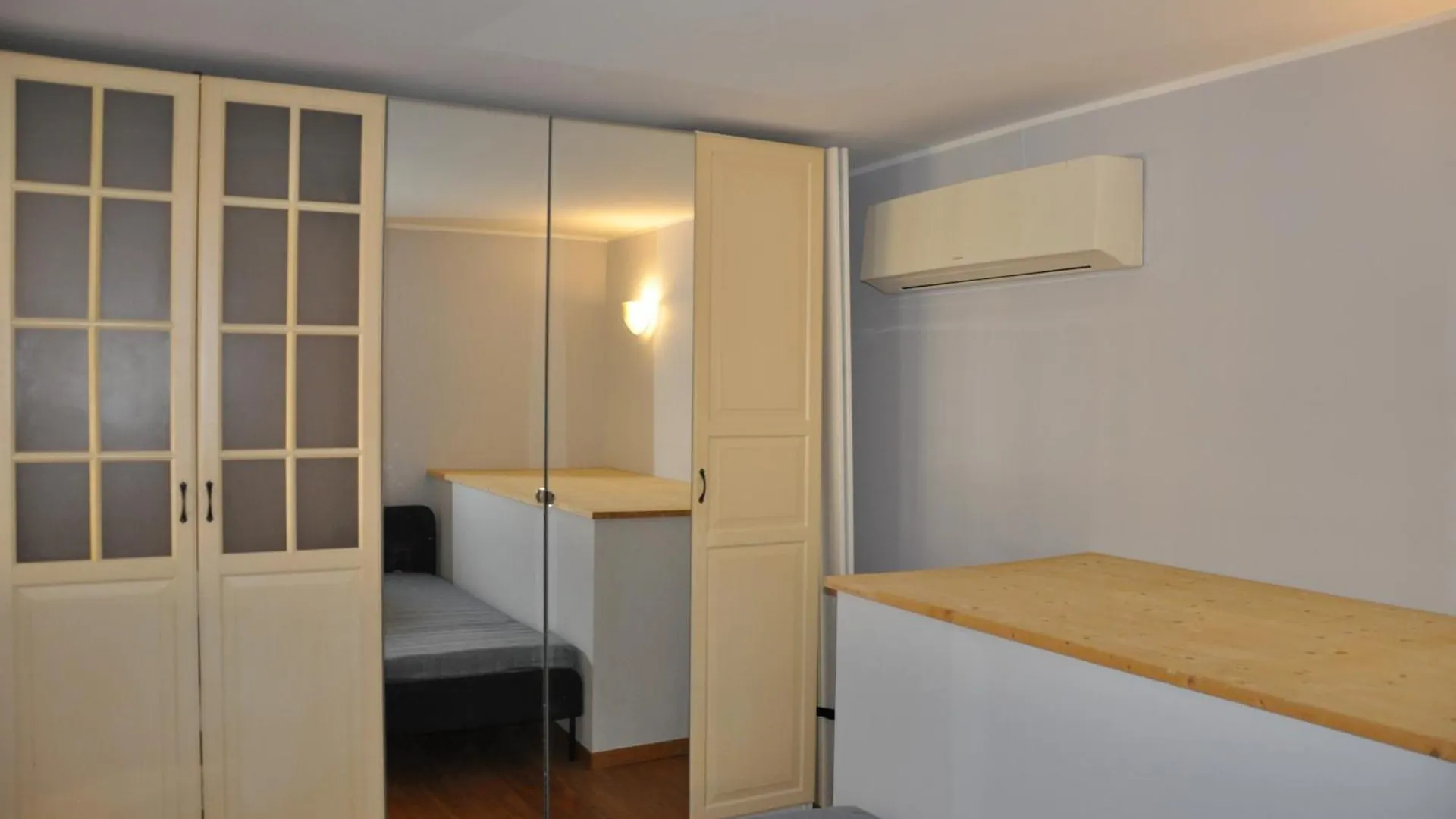 Montallegro 32M Free Parking Genova Italia