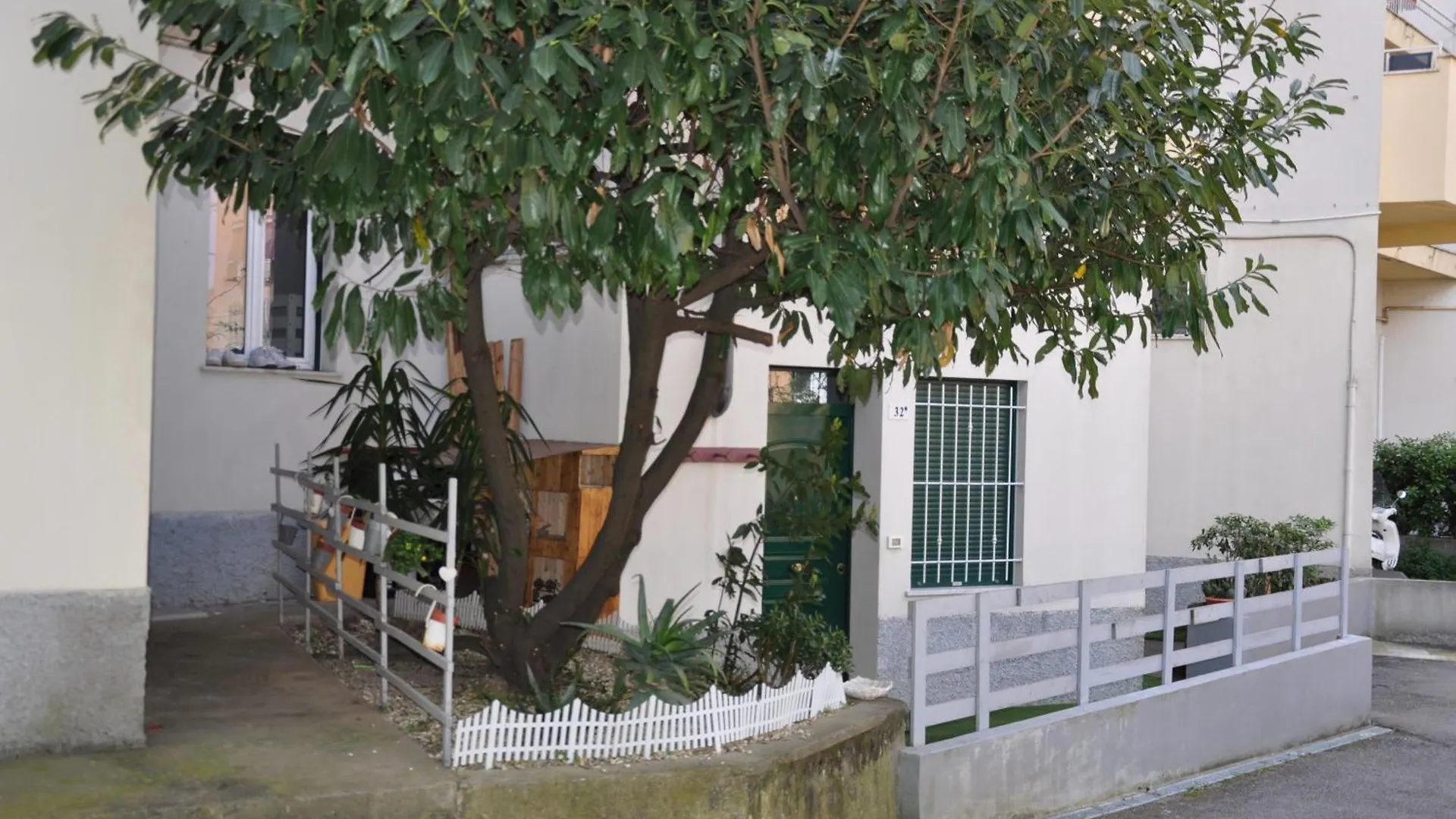 Montallegro 32M Free Parking Genova