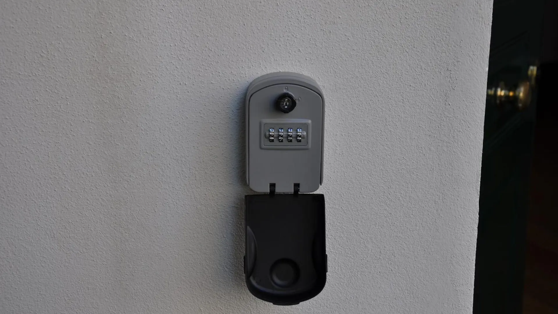 Montallegro 32M Free Parking Genova Italia