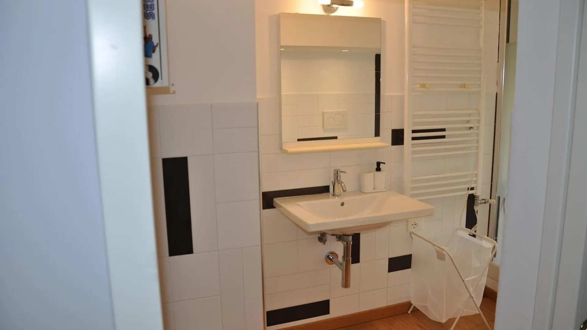 Montallegro 32M Free Parking Genova